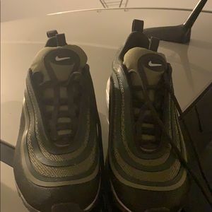 Nike air max’s olive green